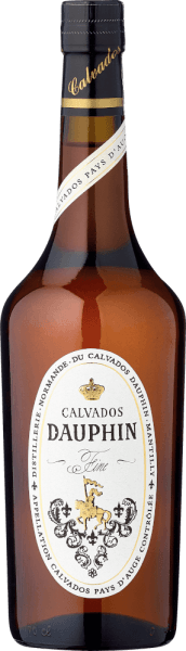 The Calvados Fine by Calvados Dauphin from the Pays d 'Auge shines golden yellow in the glass and smells intensely of fresh, fruity apples with spicy notes in the background, which arise from the barrel storage. This French classic delights with its&nbsp;fruity, yet fresh taste, a delight for connoisseurs of this fine drop.&nbsp; Production of Calvados Fine Pays d 'Auge by Calvados Dauphin Calvados Fine by Calvados Dauphin is a young cider spirit from Normandy, from the Pays d 'Auge, which is considered the area for the finest Calvados. Only if it comes from this region can it bear the coveted name "Calvados Pays d 'Auge Controlée".Only very specific apple varieties are permitted for Calvados. These are mixed in a ratio of about 40% sweet apples, 40% bitter apples and 20% sour apples and an apple must is obtained therefrom. After double distillation of the apple must in small copper bubbles, the cider brandy is aged for two to four years at a constant cellar temperature in oak and chestnut wooden barrels. Calvados Fine Pays d 'Auge recommendations by Calvados Dauphin Enjoy this classic French cider brandy as an aperitif, at the end of a meal or with fine fruit desserts and apple pie, or as a refined ingredient with cocktails and long drinks.