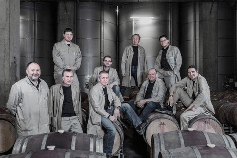 The cellar team of Peter Mertes