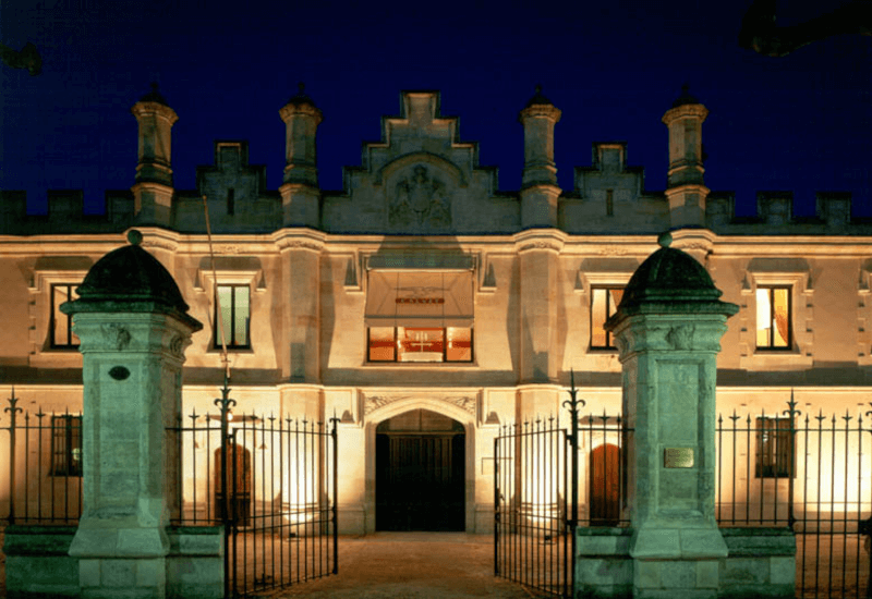 The main building of Calvet